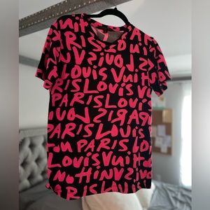 Louis Vuitton Graffiti Tee *Authentic Highly Coveted* ❤️‍🔥